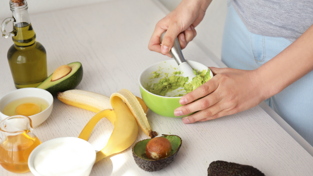 Banana and avocado hair mask recipe