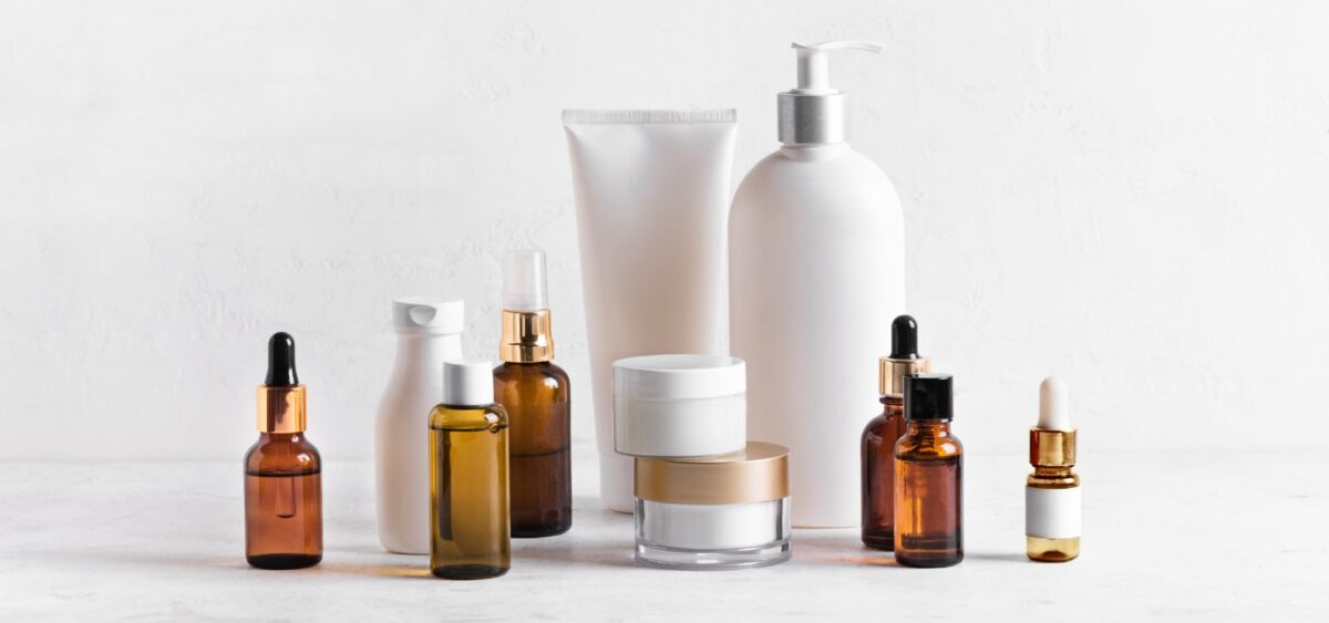 Best clean beauty products for acne prone skin with gentle non comedogenic and natural ingredients for clear skin