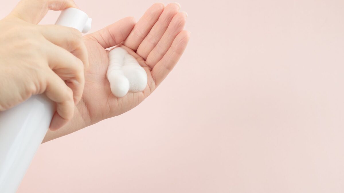 face wash for adult acne and oily skin with cleanser removing excess oil