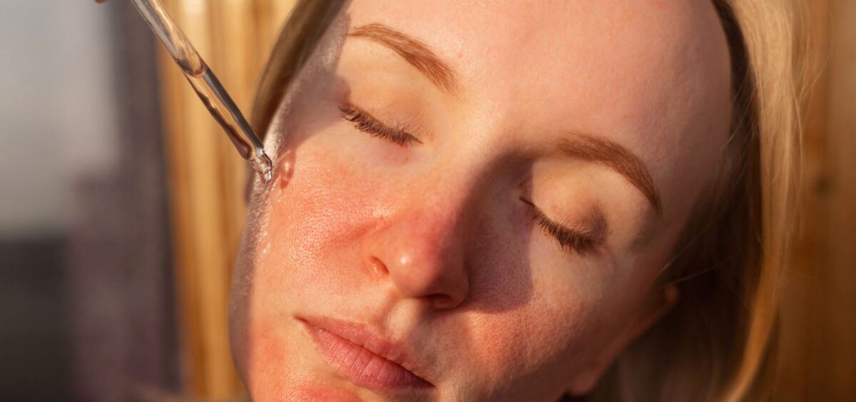 Best niacinamide serum for oily skin to control excess oil and reduce acne and pores