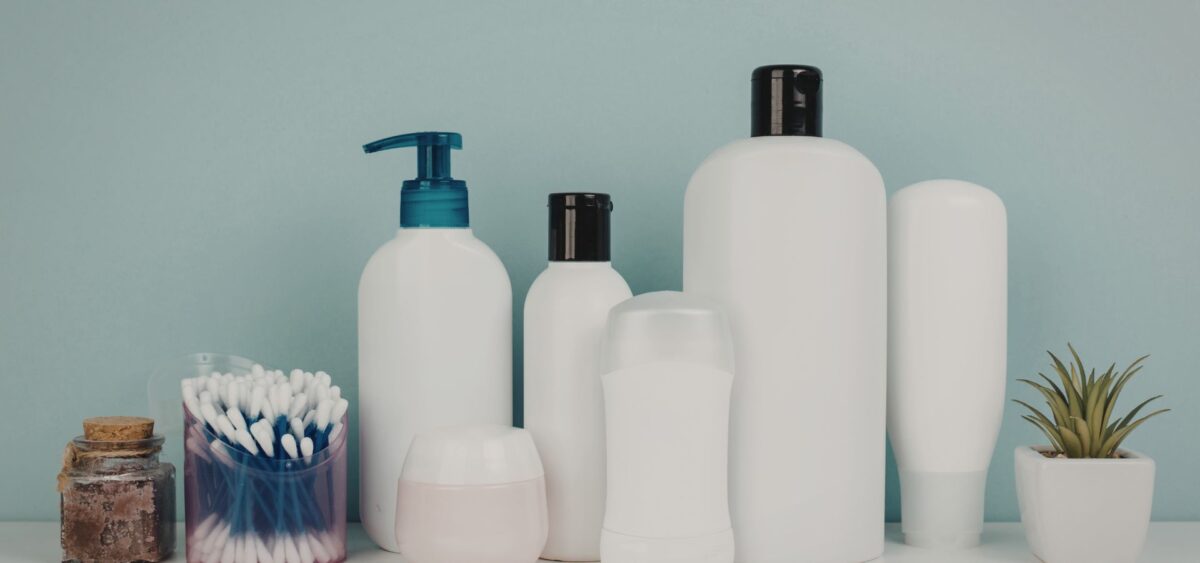 Best salicylic acid cleanser for oily skin to control excess oil and unclog pores for acne free skin