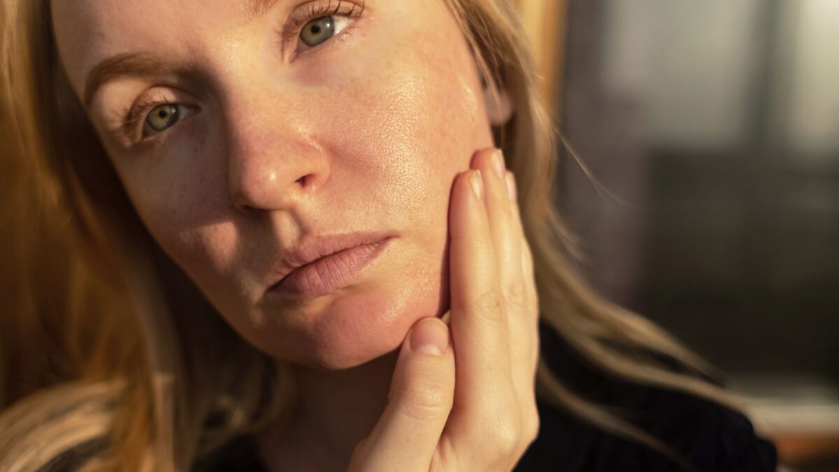 best skincare routine for oily skin to control excess oil and prevent acne