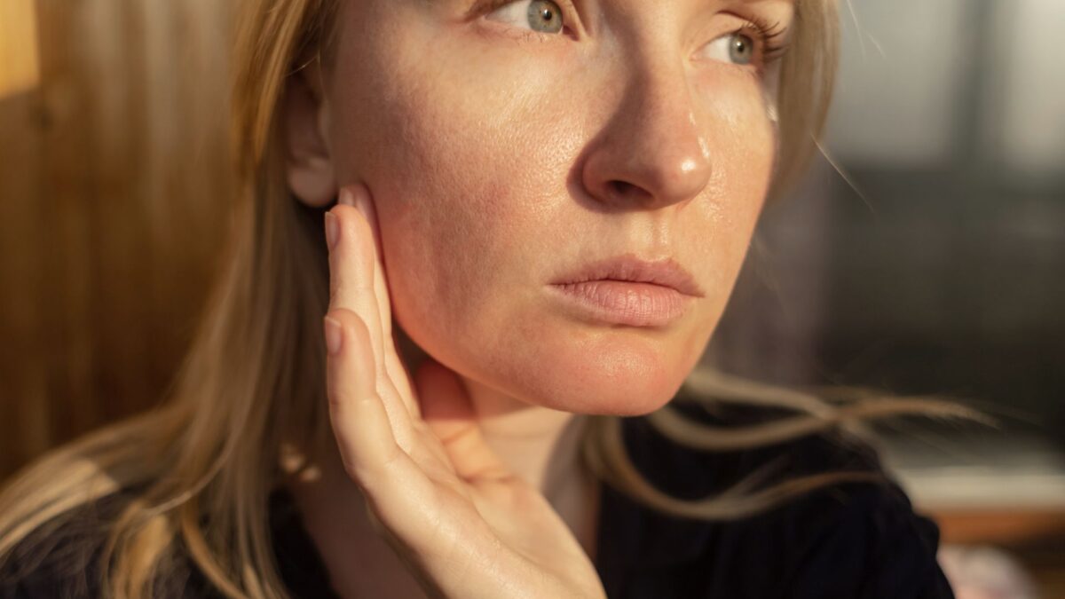 natural ways to control excess oil on face with clear oily skin